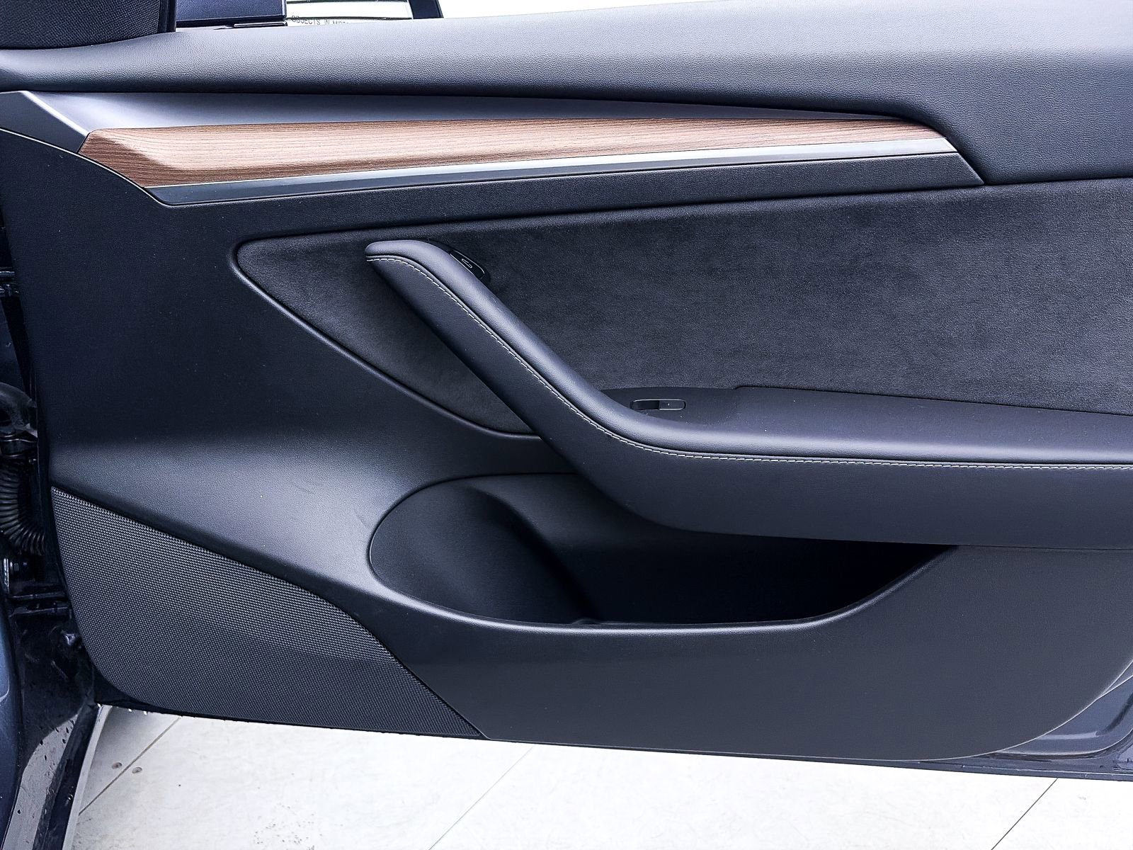 Used 2023 Tesla Model 3 Standard Range image 29