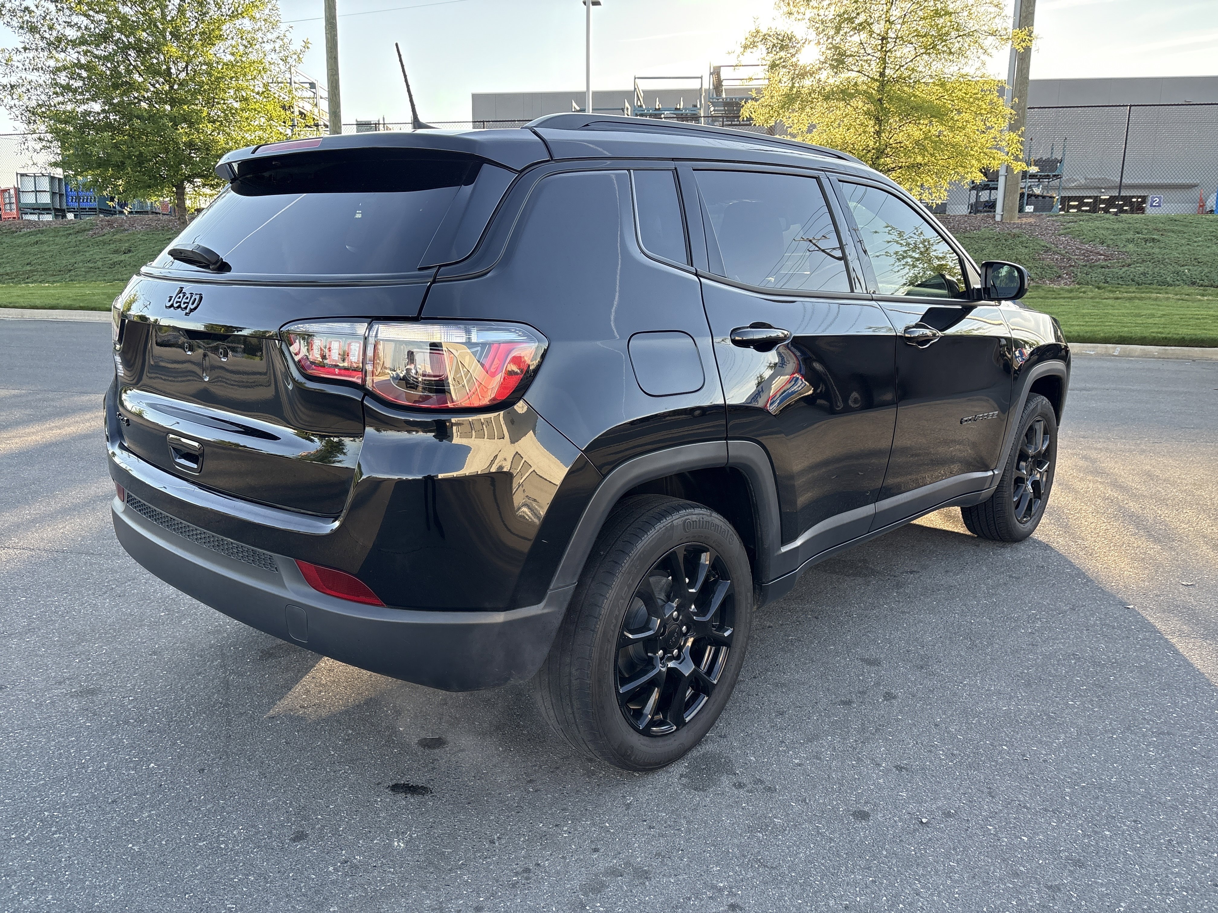 Used 2023 Jeep Compass Altitude AWD/4WD image 9