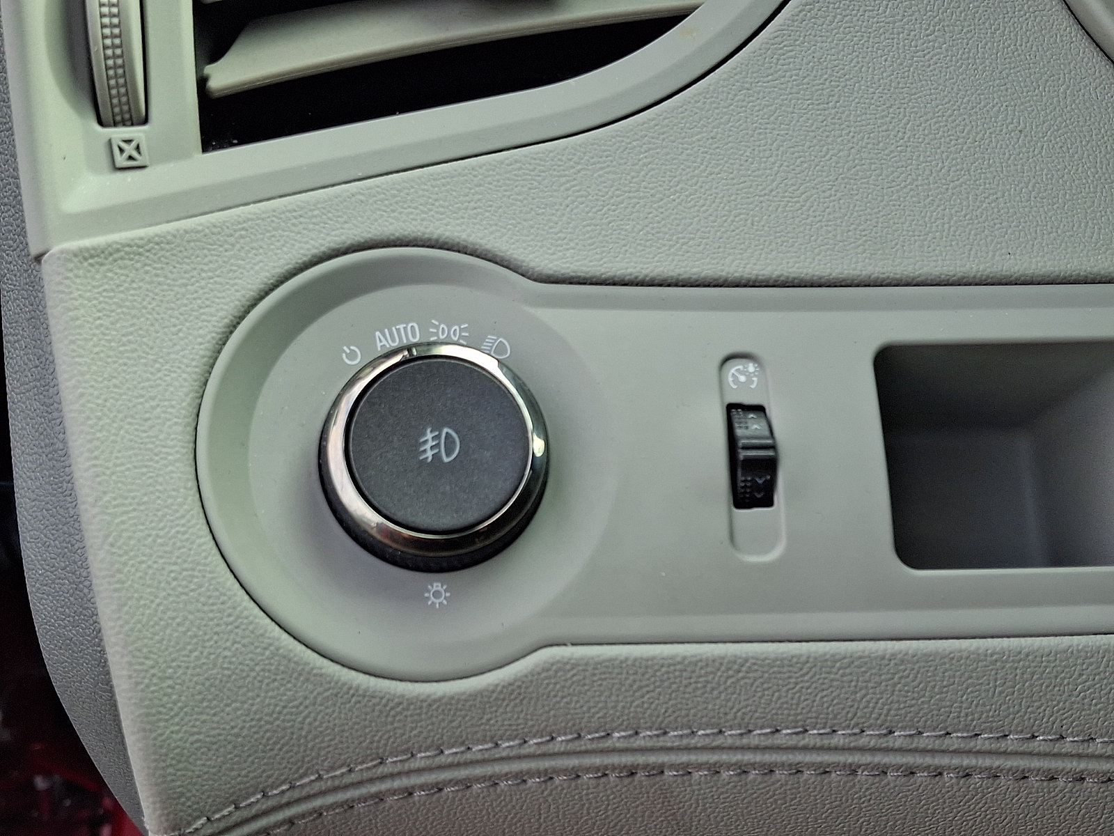Used 2013 Buick LaCrosse Leather FWD image 24
