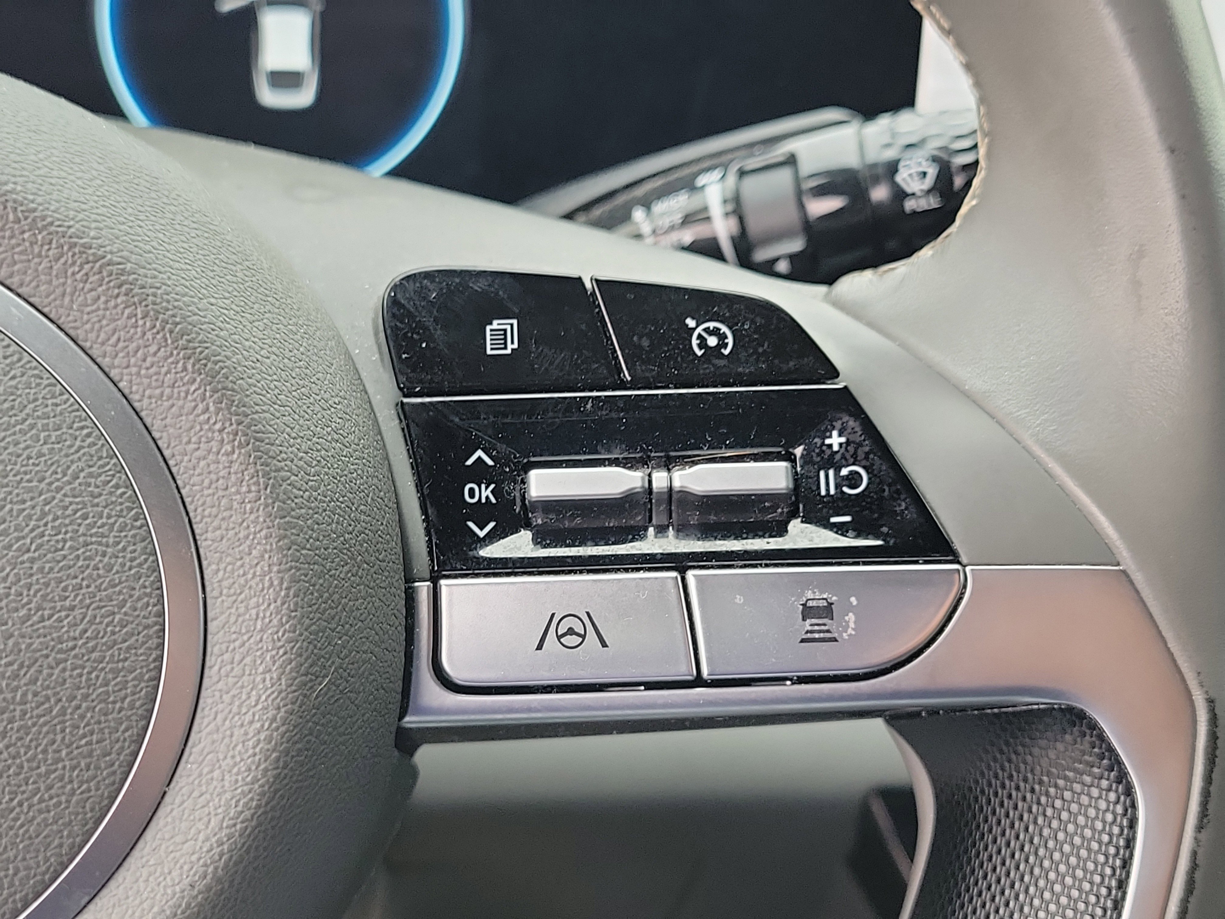 Used 2023 Hyundai Elantra SEL w/ Convenience Package image 22