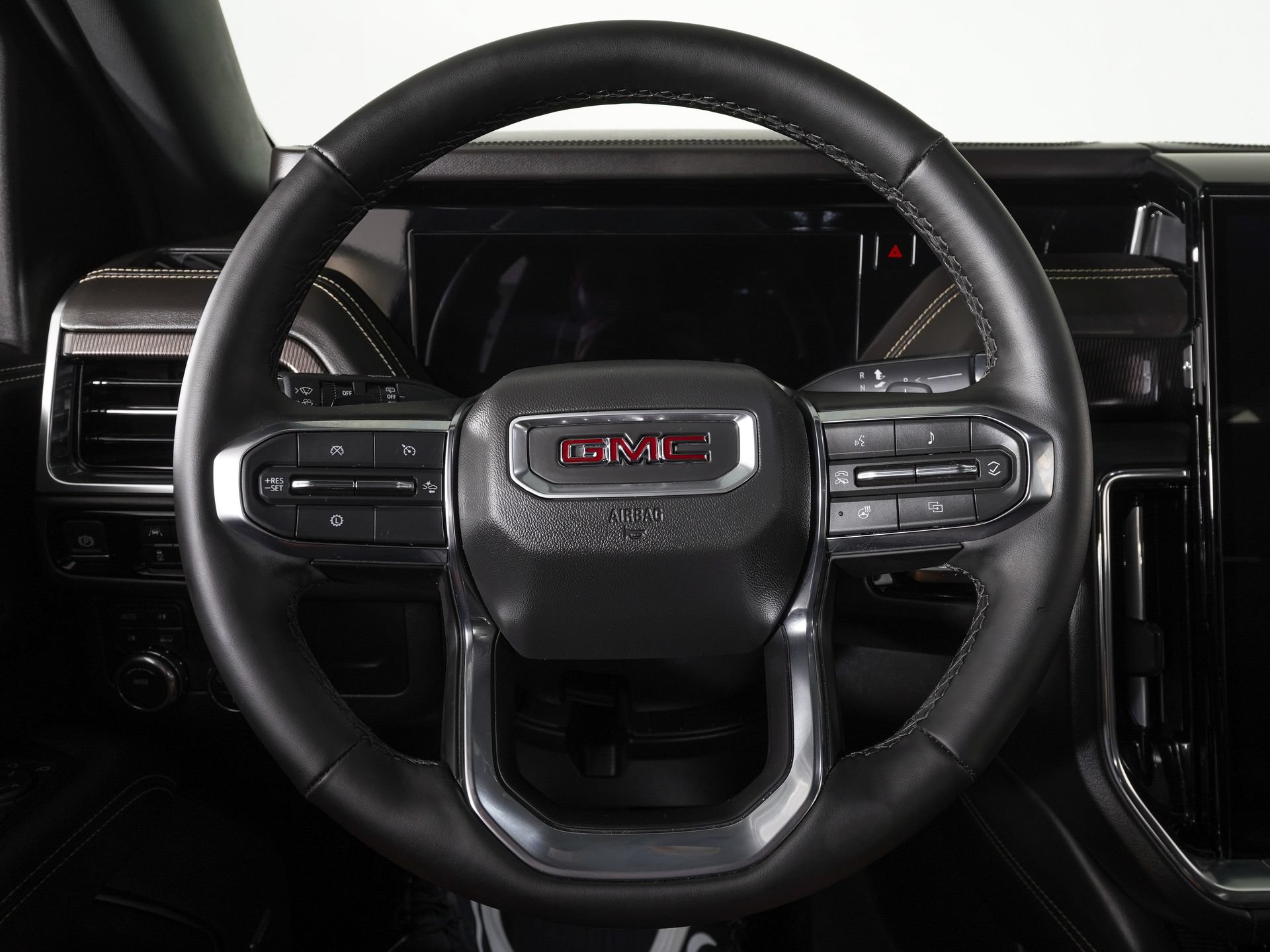 Used 2025 GMC Yukon XL Elevation w/ LPO, Floor Liner Package AWD/4WD image 21