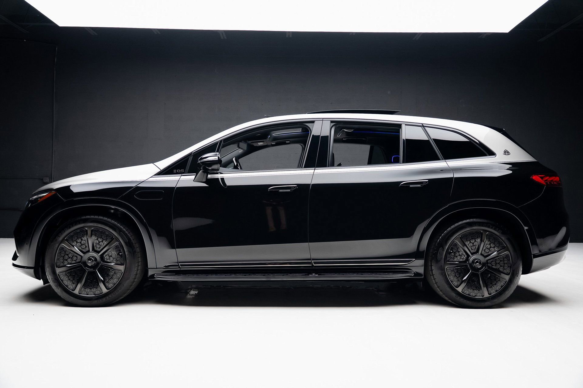 Used 2024 Mercedes-Benz Maybach EQS 680 4MATIC image 16