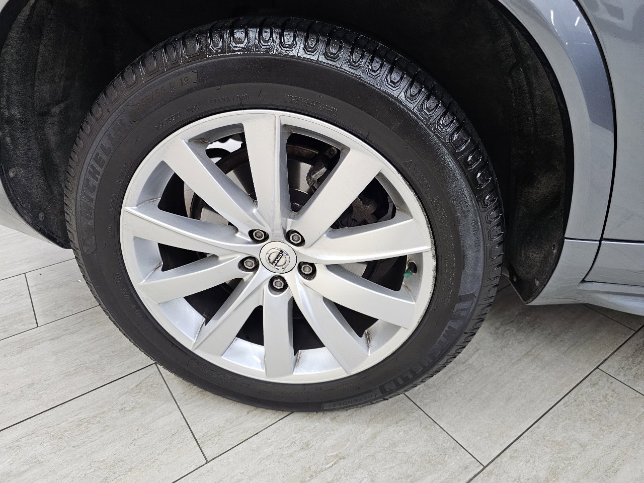 Used 2016 Volvo XC90 T6 Momentum w/ Momentum Plus Package image 43