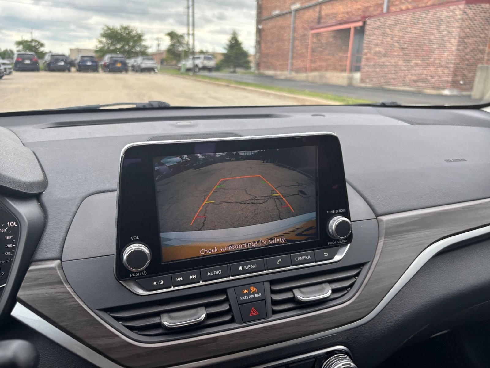 Used 2025 Nissan Altima 2.5 SV FWD image 19