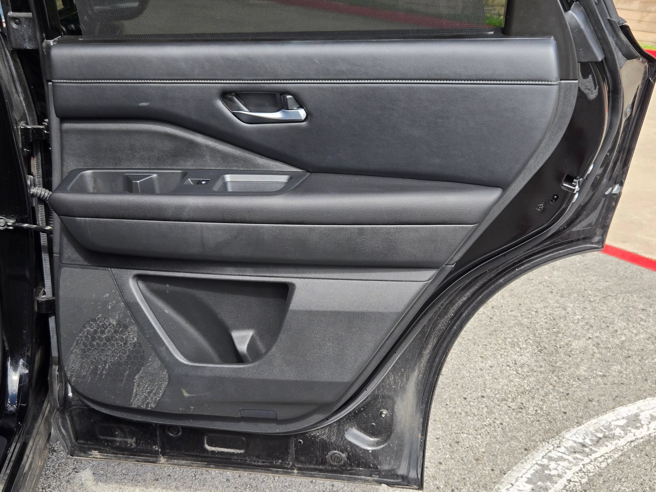 Used 2025 Nissan Pathfinder SL AWD/4WD image 26