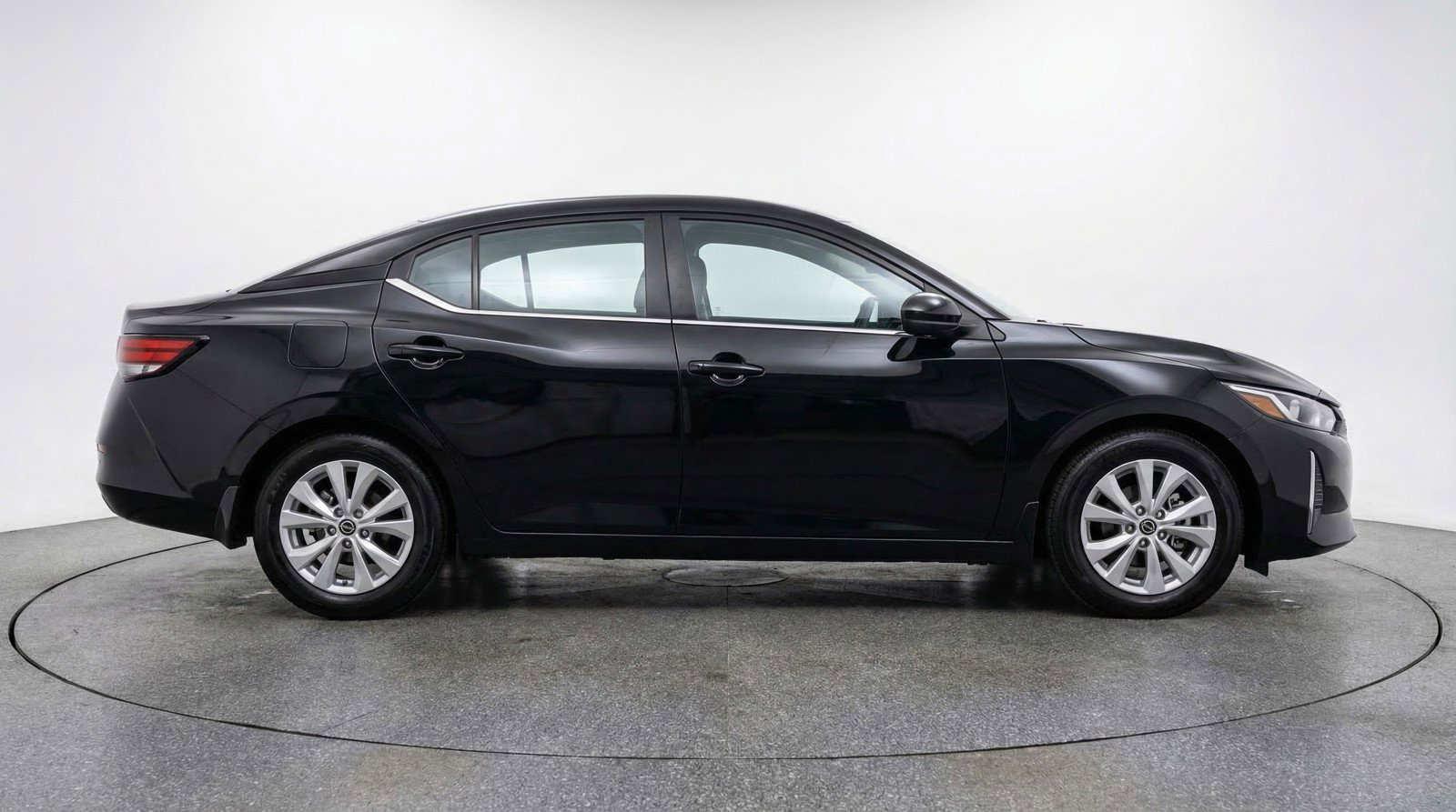 Used 2025 Nissan Sentra S FWD image 11