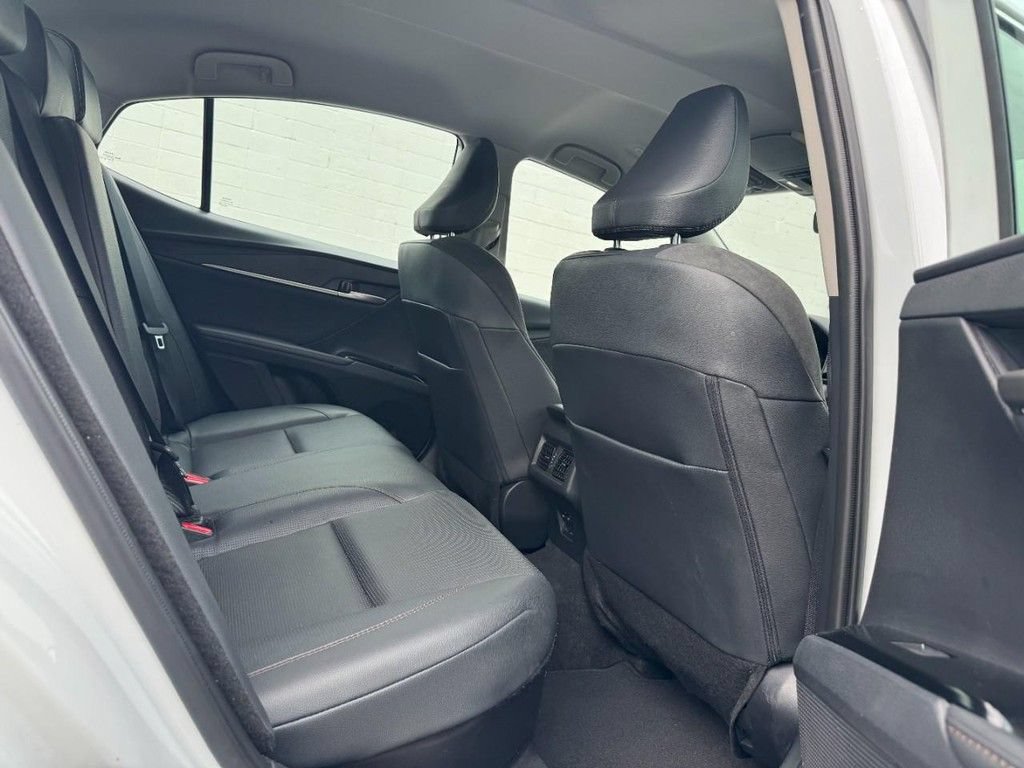 Used 2026 Toyota Camry XLE FWD image 15