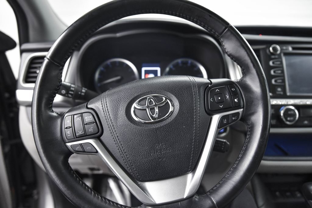 Used 2018 Toyota Highlander image 17
