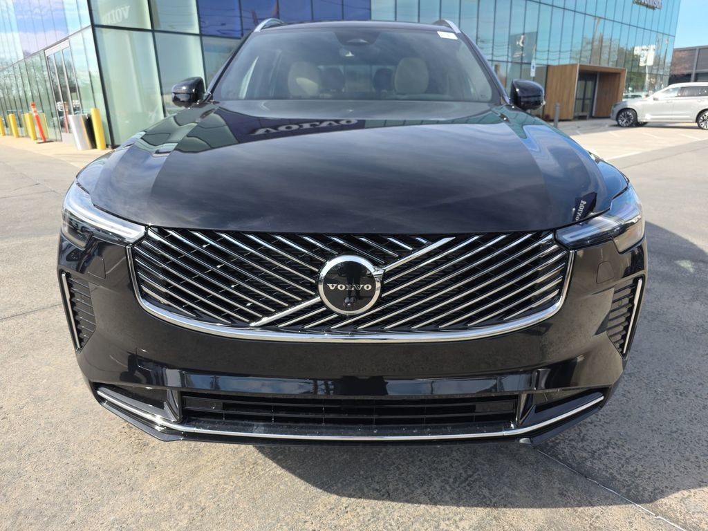New 2026 Volvo XC90 B6 Plus w/ Protection Package Premier image 2