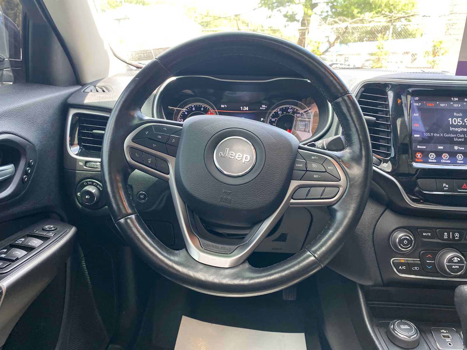 Used 2020 Jeep Cherokee Limited AWD/4WD image 16