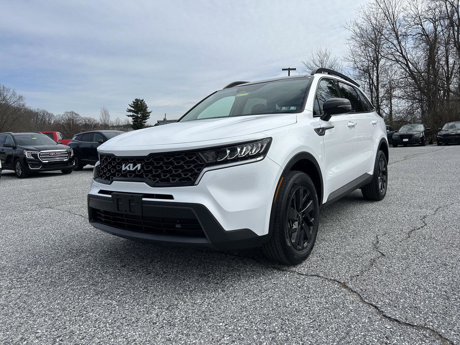Used 2023 Kia Sorento S w/ Panoramic Sunroof Package