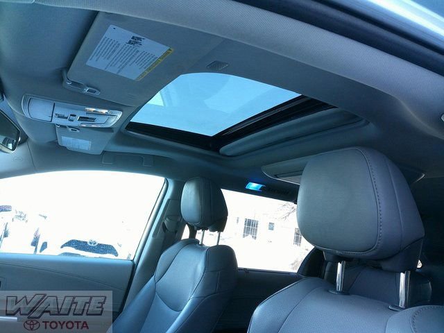 Used 2021 Toyota Sienna XLE w/ XLE Plus Package image 25