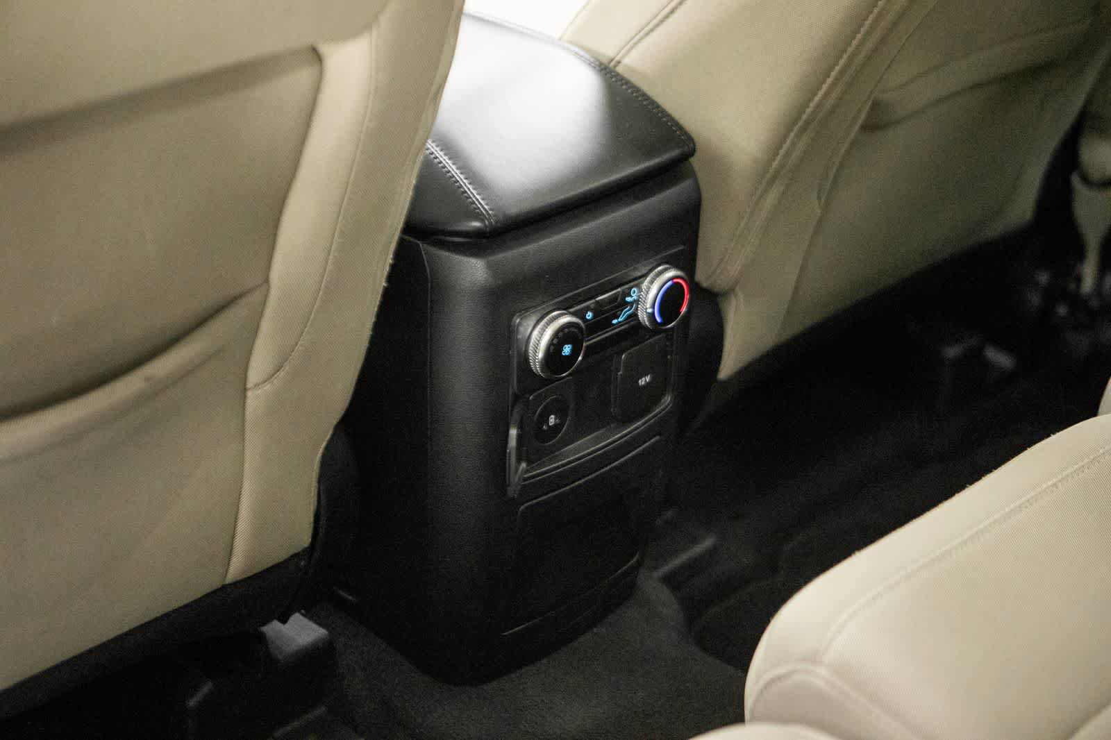 Used 2023 Ford Explorer XLT RWD image 32