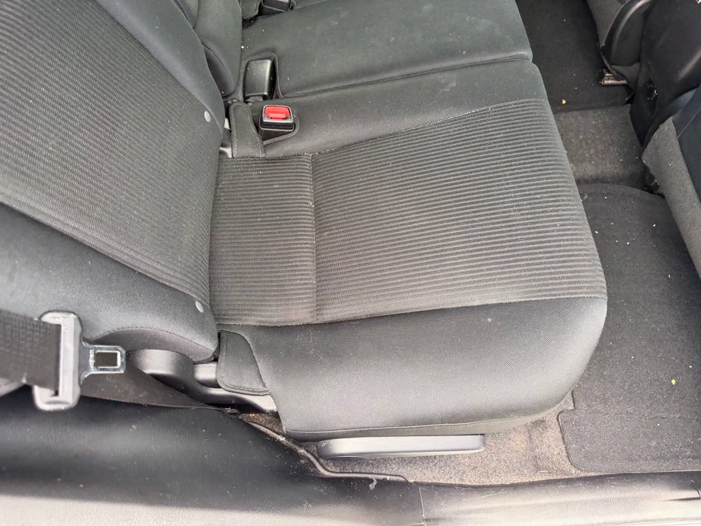 Used 2016 Toyota RAV4 LE FWD image 18