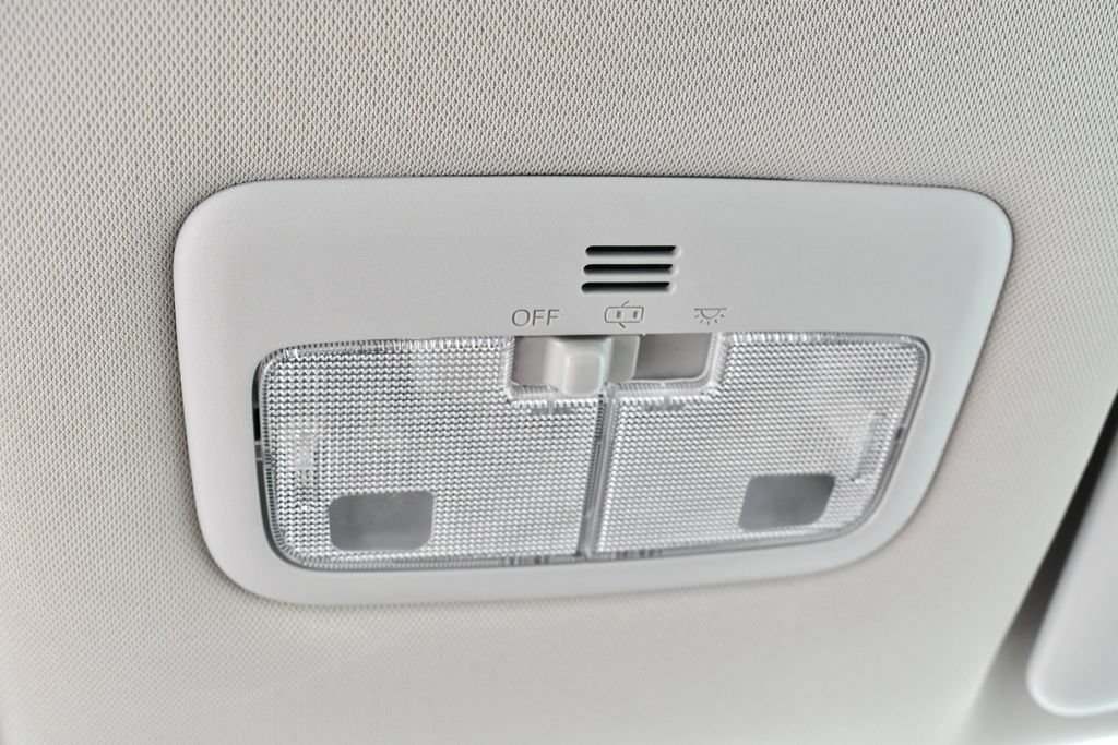 Used 2016 Toyota Corolla LE FWD image 34