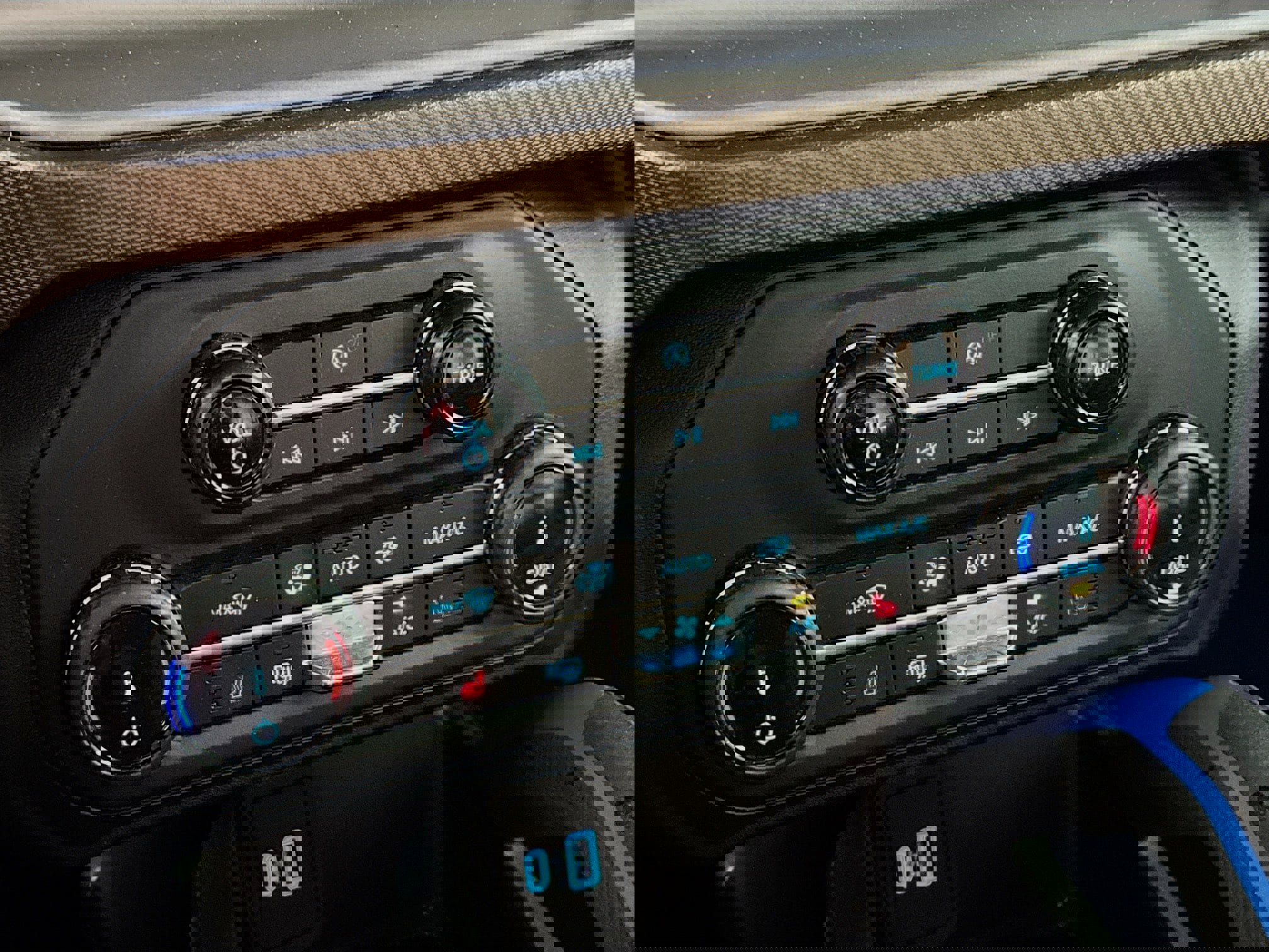 Used 2022 Ford Bronco Outer Banks image 18