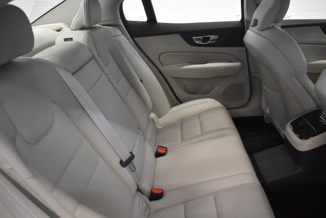 Used 2022 Volvo S60 T8 R-Design Expression w/ Premium Package AWD/4WD image 17