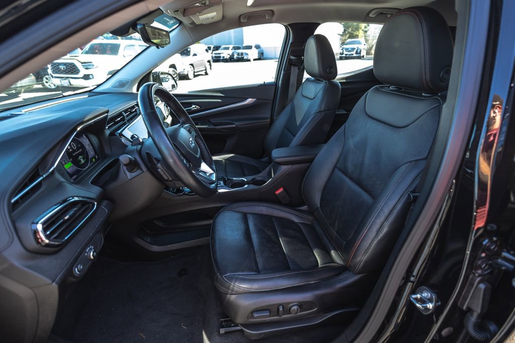 Used 2023 Chevrolet Bolt EUV Premier w/ Sun & Sound Package image 20