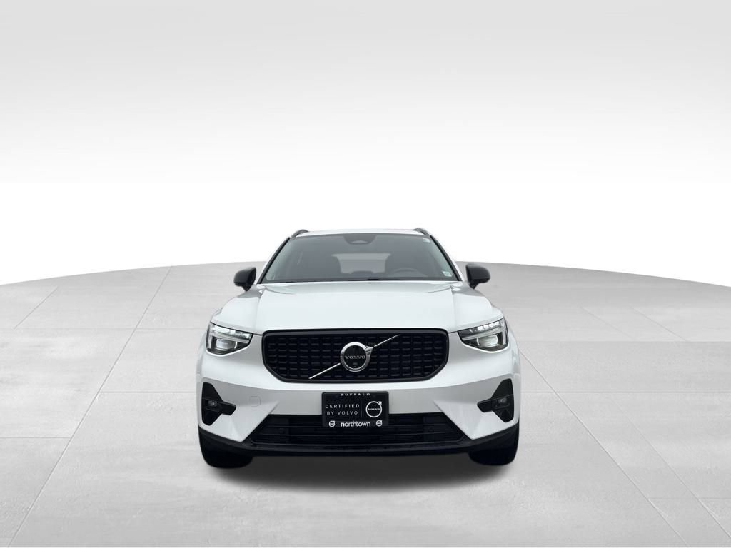 Certified 2026 Volvo XC40 B5 Plus w/ Protection Package Premier image 5