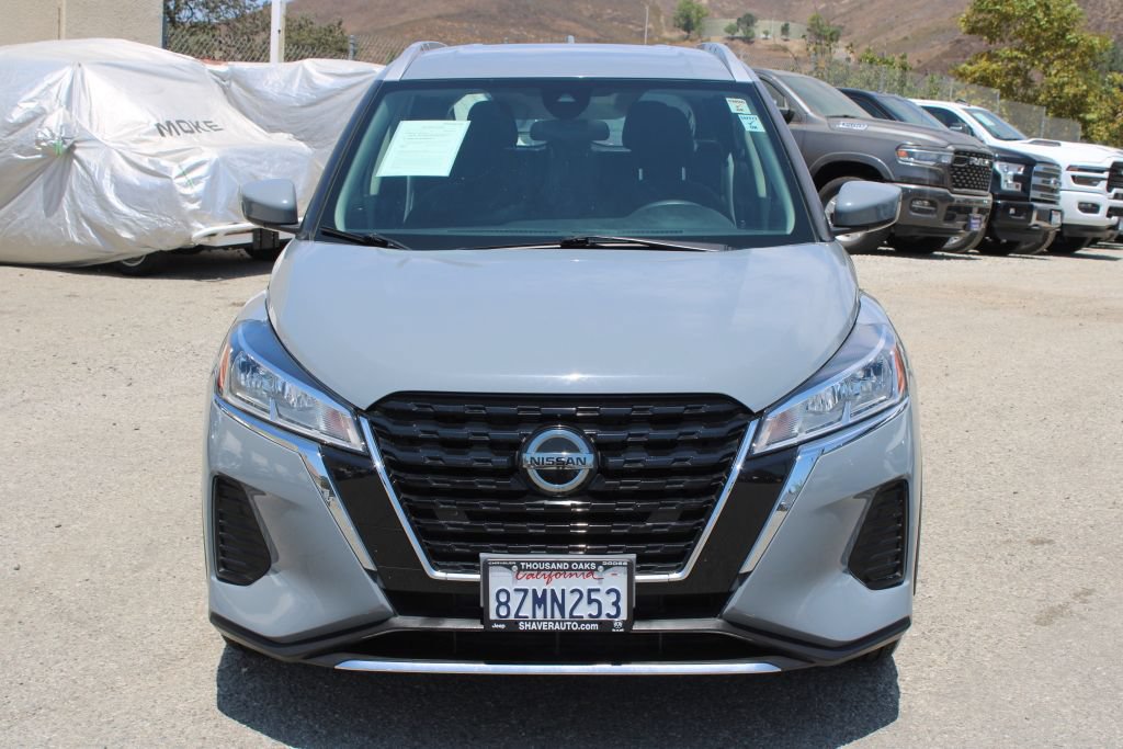 Used 2021 Nissan Kicks SV FWD image 2