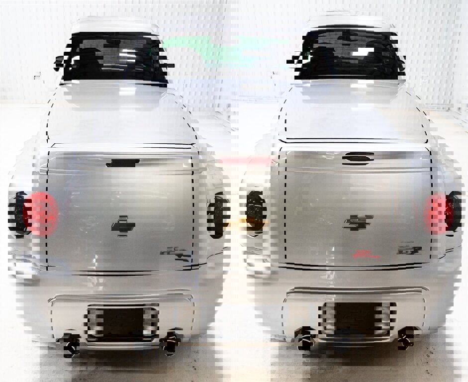 Used 2004 Chevrolet SSR w/ Preferred Equipment Group image 13