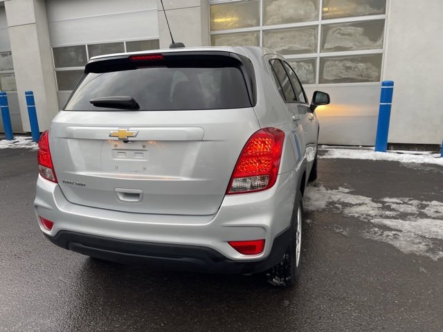 Used 2022 Chevrolet Trax LS w/ Tint and Cruise Package image 8