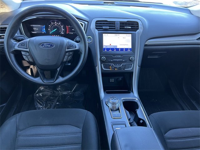 Used 2020 Ford Fusion SE image 2