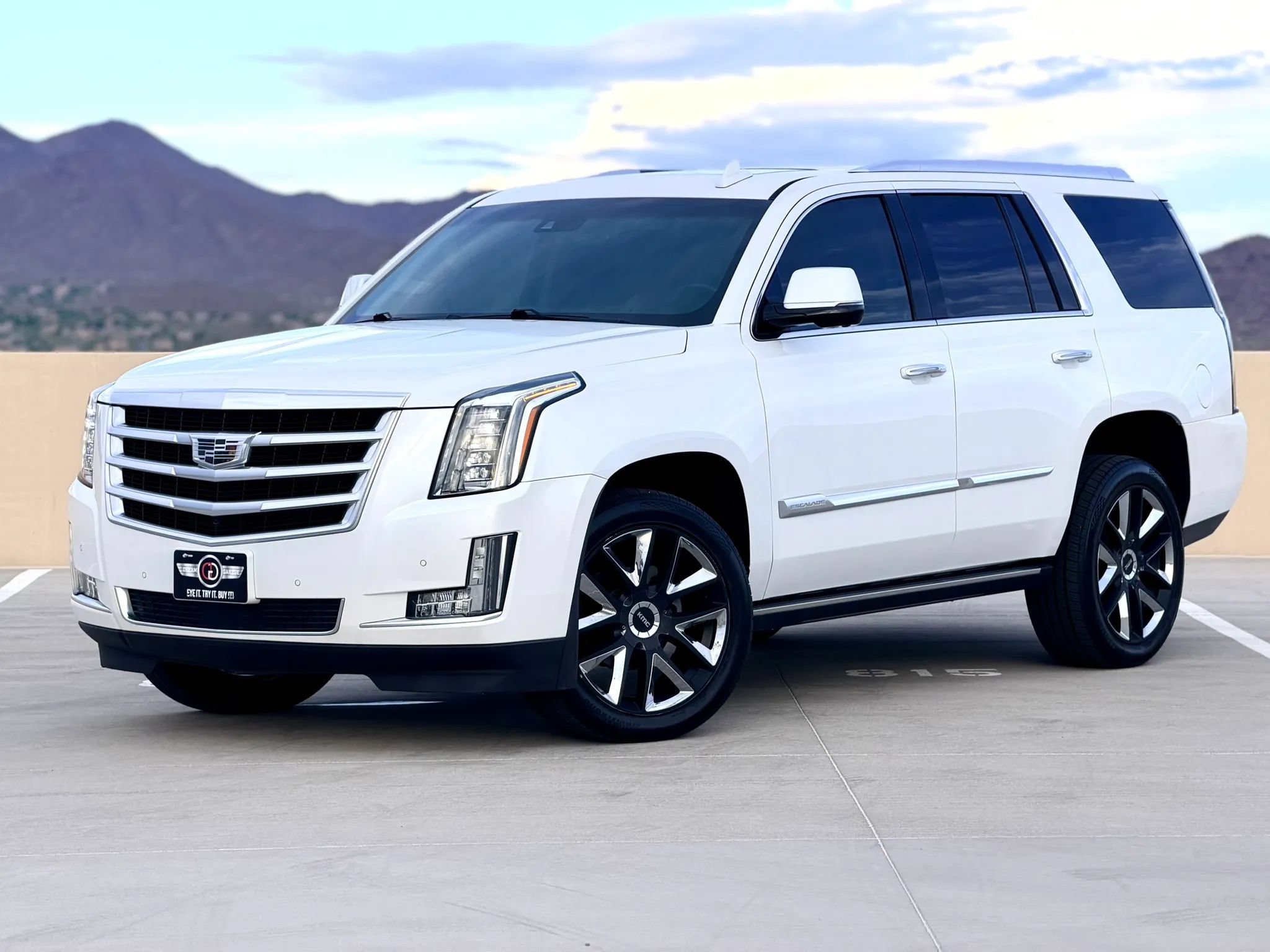 Used 2016 Cadillac Escalade Premium RWD image 9