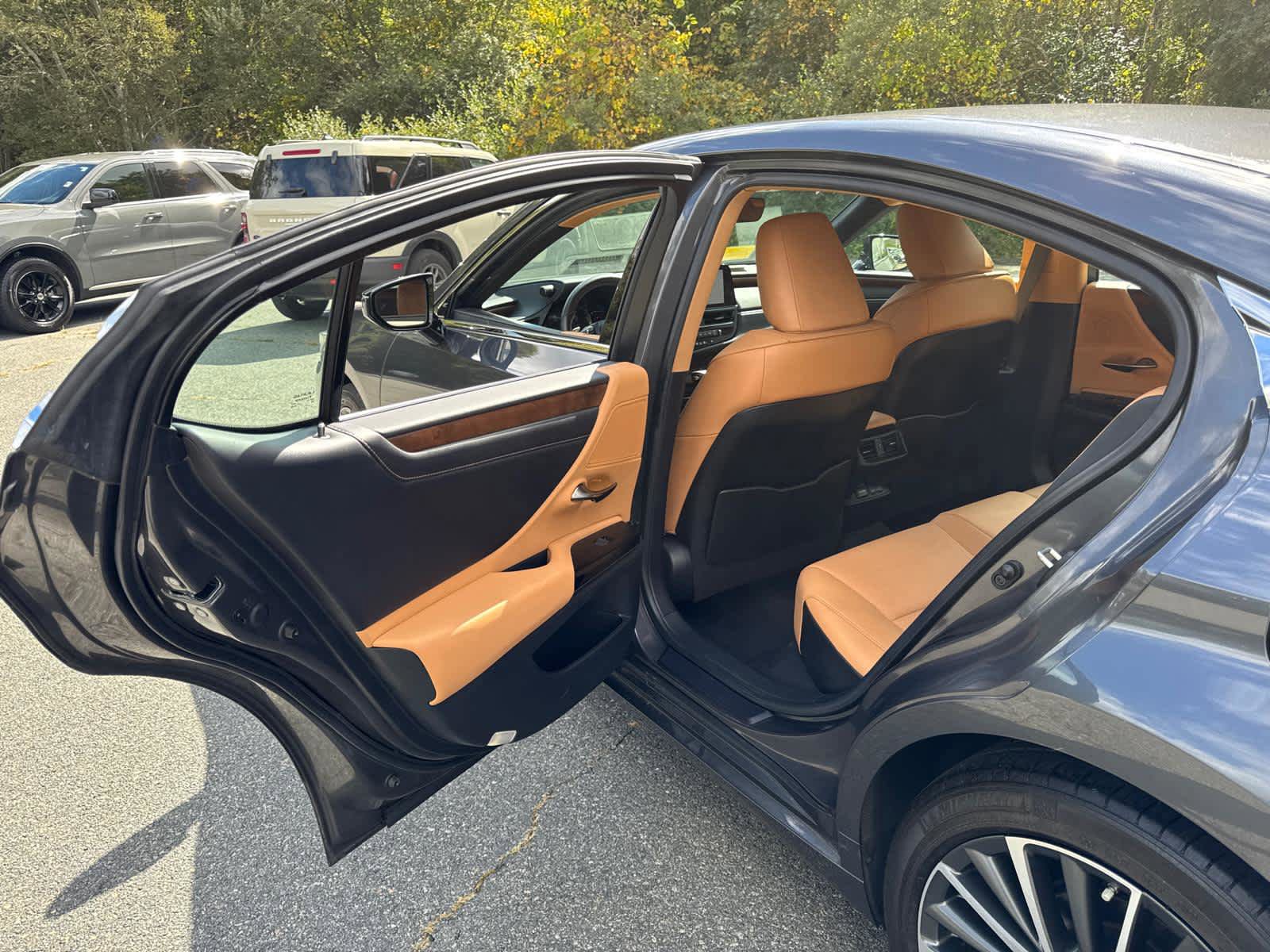 Used 2023 Lexus ES 350 w/ Premium Package image 32