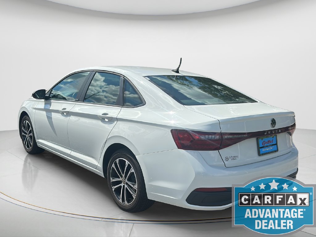 Used 2025 Volkswagen Jetta Sport FWD image 4