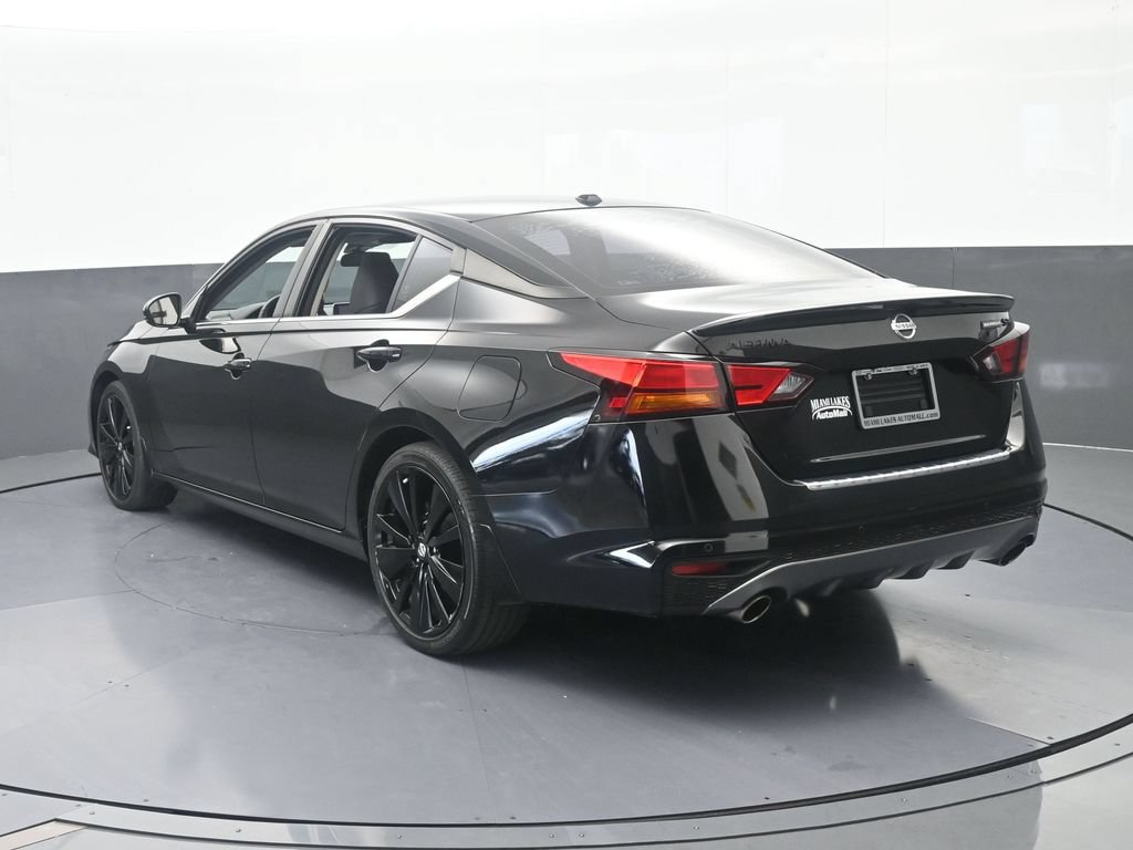 Used 2022 Nissan Altima 2.5 SR w/ Midnight Edition Package FWD image 4