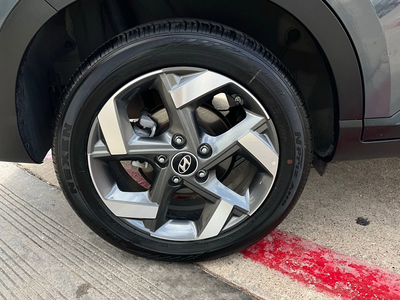 Used 2025 Hyundai Venue SEL image 9