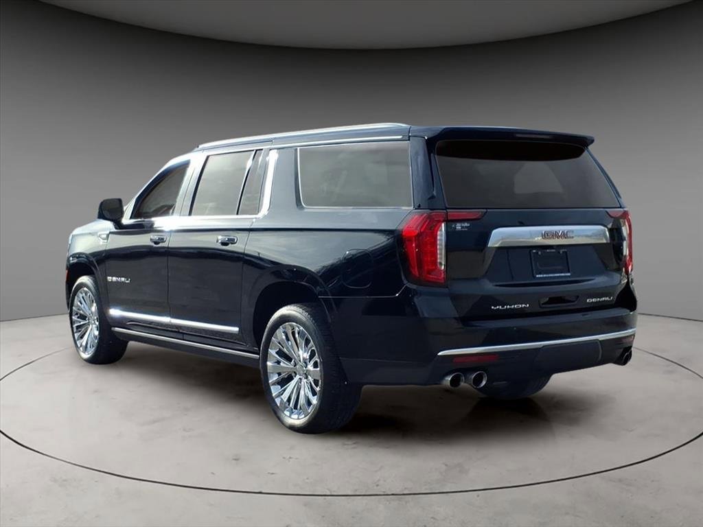 Used 2022 GMC Yukon XL Denali image 3