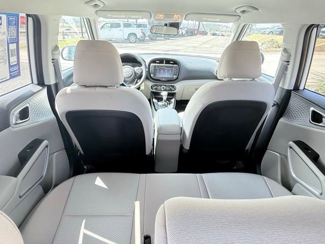 Used 2025 Kia Soul LX image 14