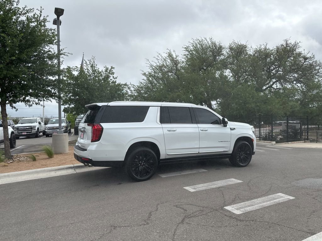 Used 2023 GMC Yukon XL Denali w/ Denali Reserve Package image 10