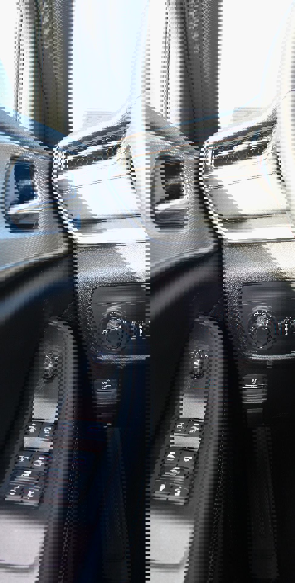 New 2025 Jeep Grand Cherokee L Altitude image 13