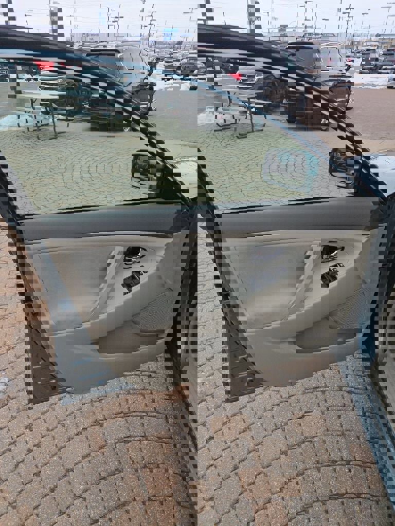 Used 2009 Toyota Camry LE image 11