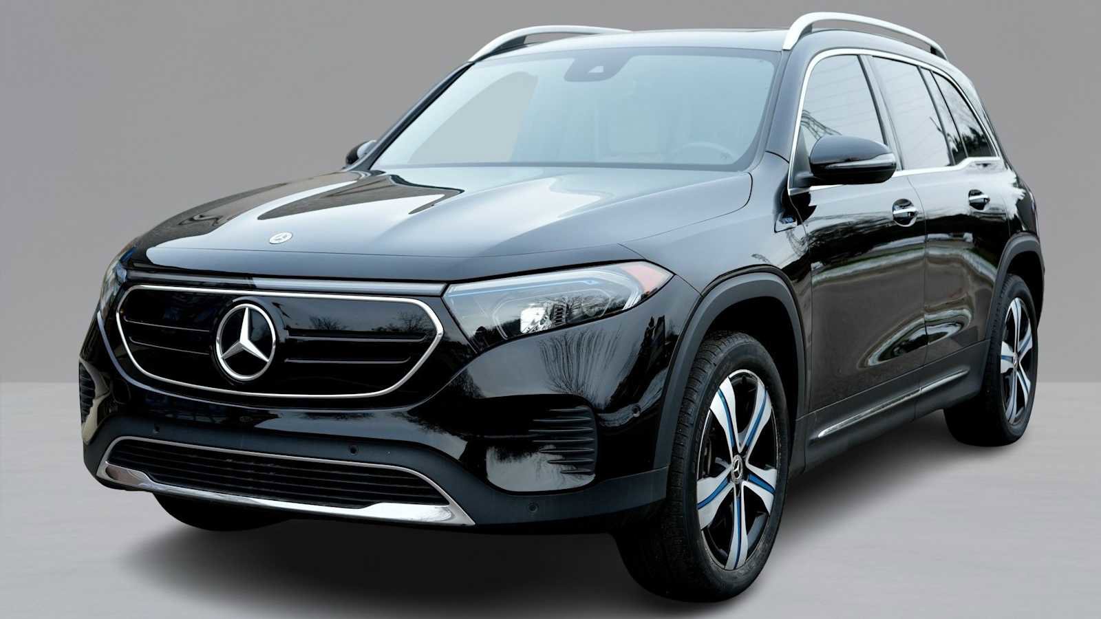 Certified 2022 Mercedes-Benz EQB 300 4MATIC w/ Exclusive Package image 1