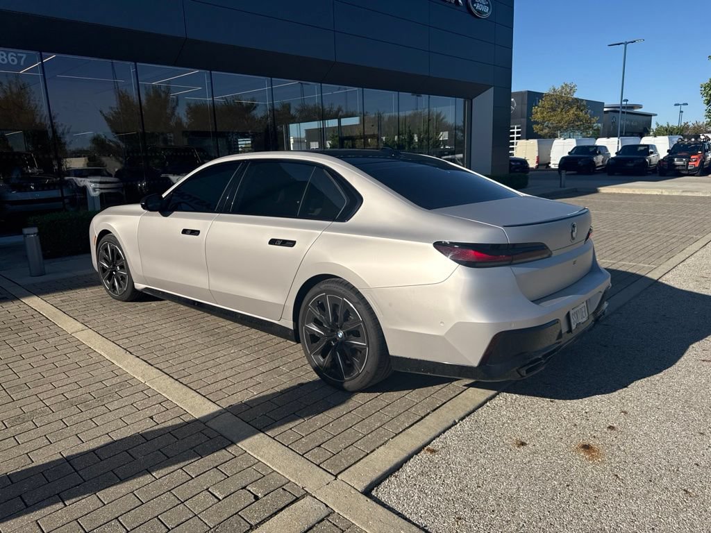 Used 2023 BMW 760i xDrive w/ Executive Package AWD/4WD image 7