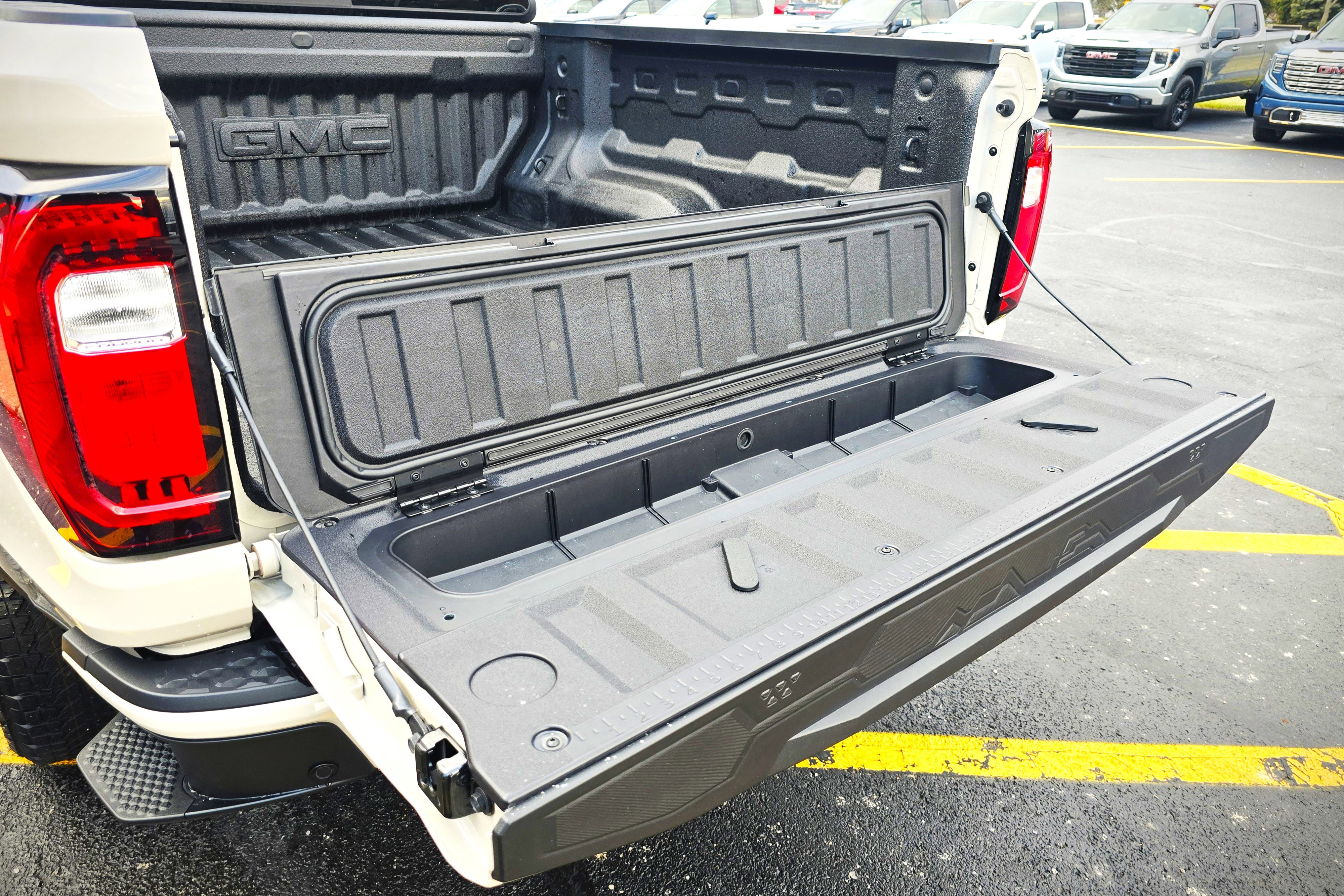 New 2026 GMC Canyon Elevation w/ Convenience Package image 9