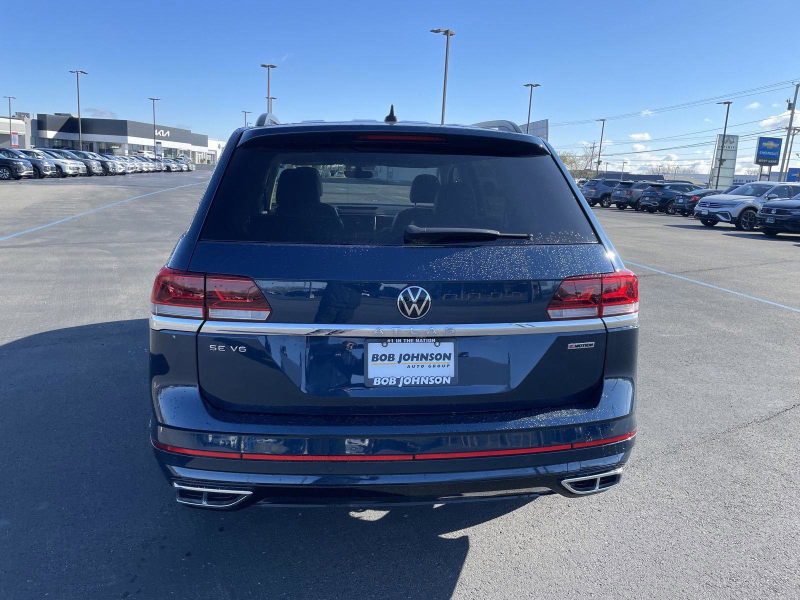Used 2021 Volkswagen Atlas SE w/ Panoramic Sunroof Package AWD/4WD image 6