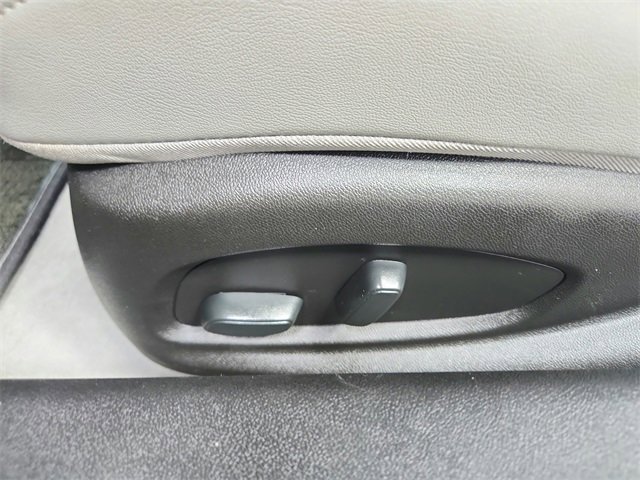 Used 2018 Chevrolet Camaro SS image 20