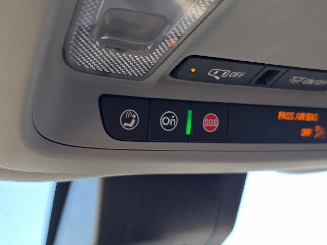 Used 2020 Chevrolet Equinox LT w/ Driver Convenience Package FWD image 8