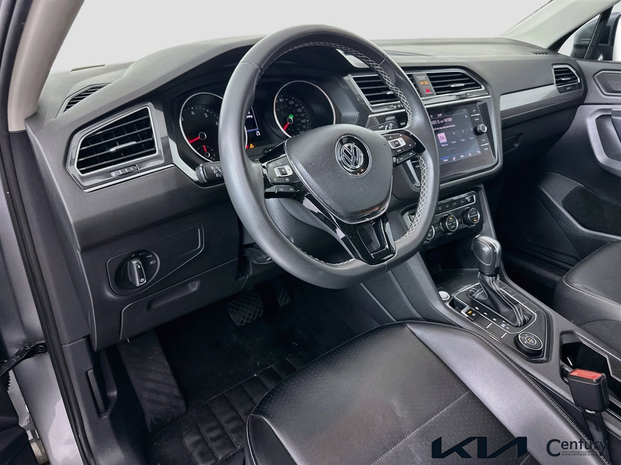 Used 2021 Volkswagen Tiguan SE AWD/4WD image 9