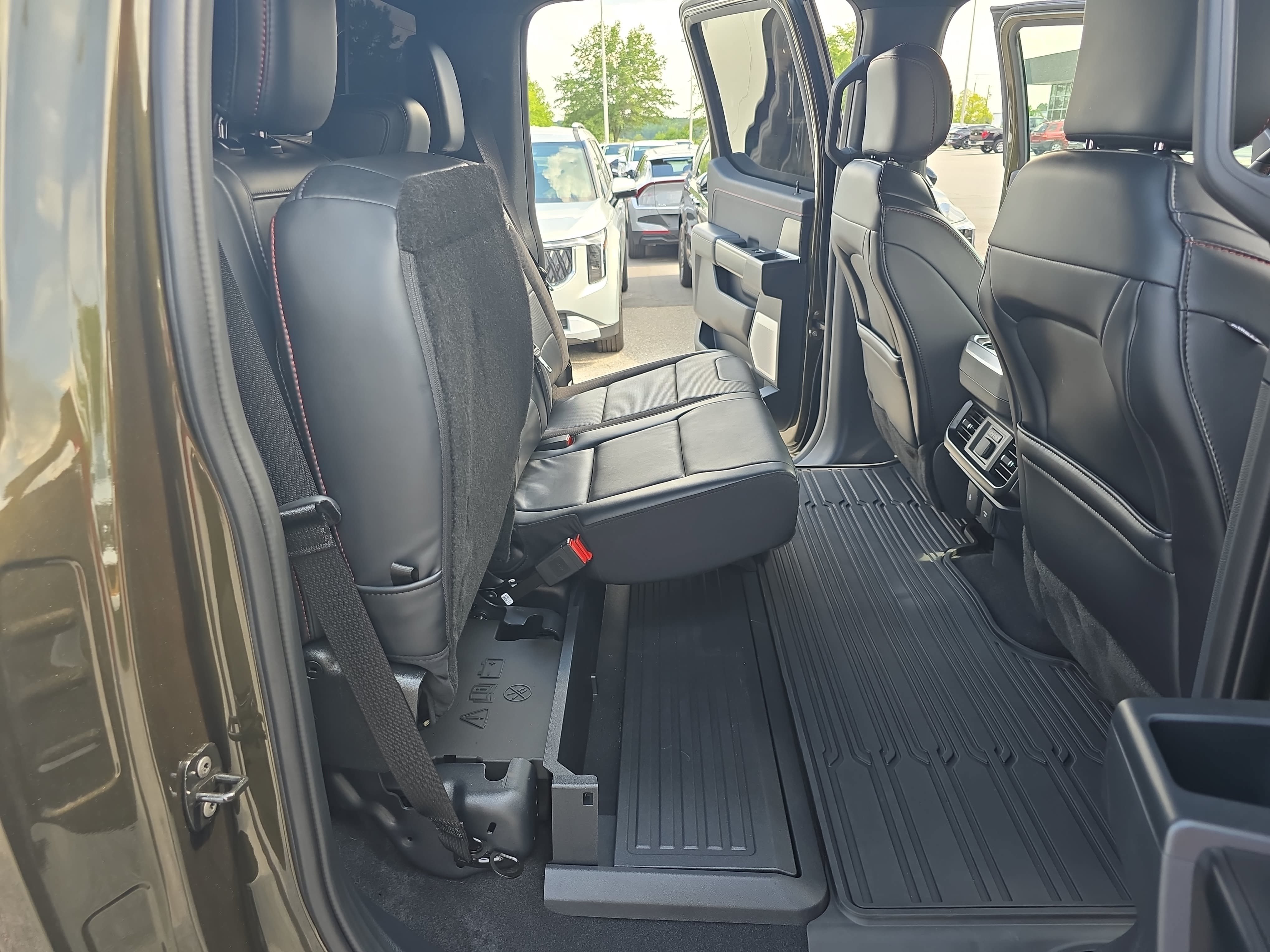 Used 2025 Ford F150 Raptor AWD/4WD image 13