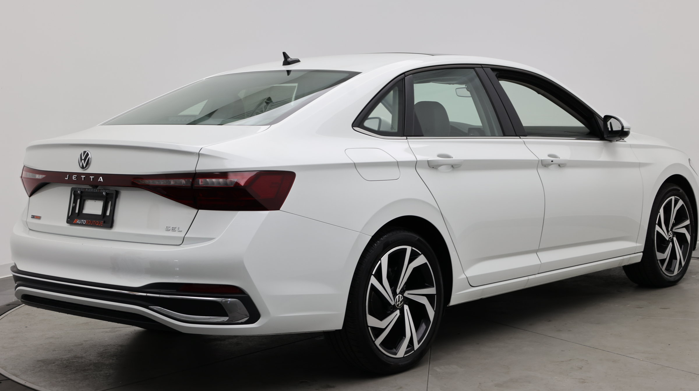 Used 2026 Volkswagen Jetta SEL FWD image 8