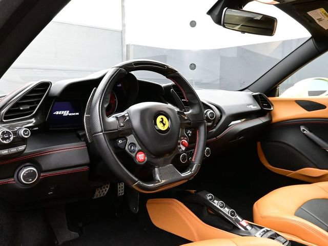 Used 2017 Ferrari 488 Spider image 4