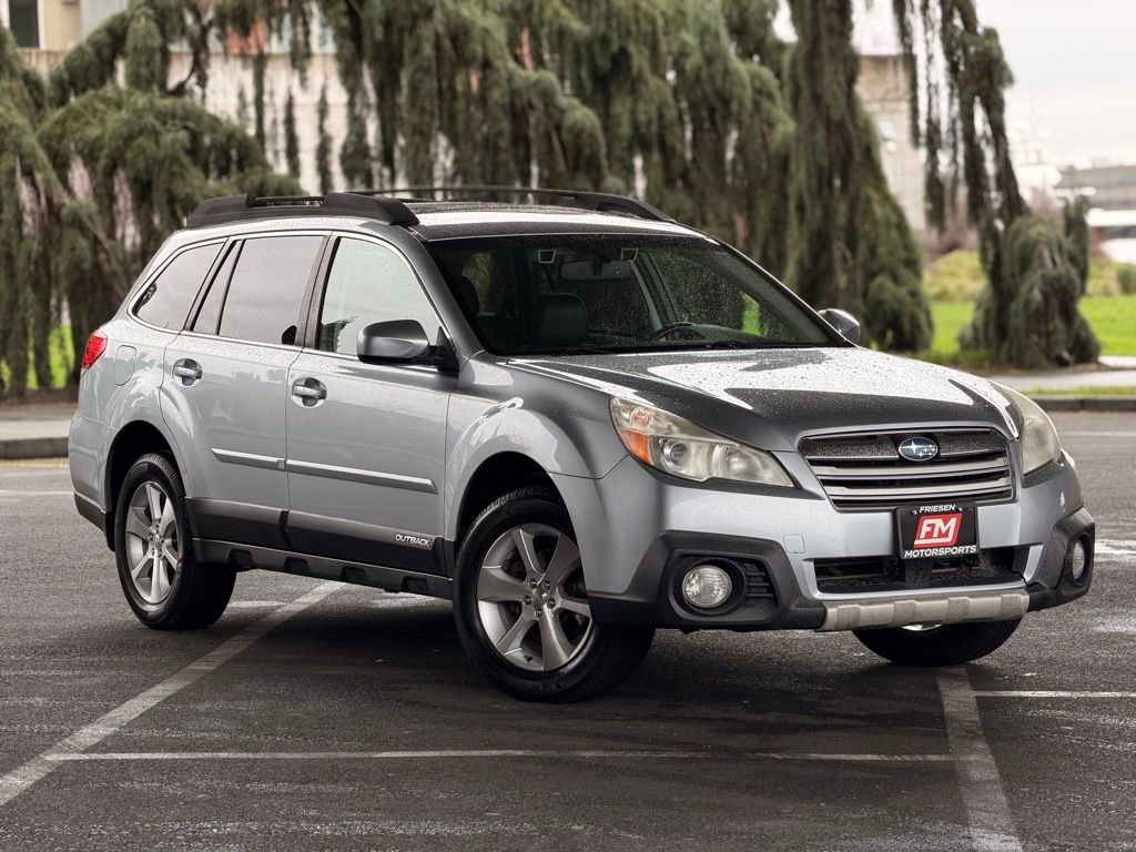 Used 2013 Subaru Outback 2.5i Limited image 2