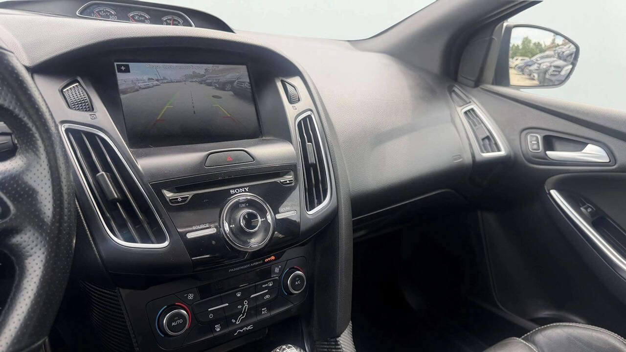 Used 2016 Ford Focus ST w/ Equipment Group 401A FWD image 17