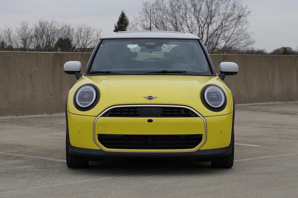 Used 2025 MINI Cooper S video 2